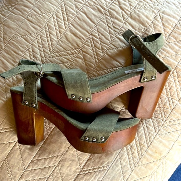 Steve Madden platform heels/sandals army green and brown - Picture 3 of 3